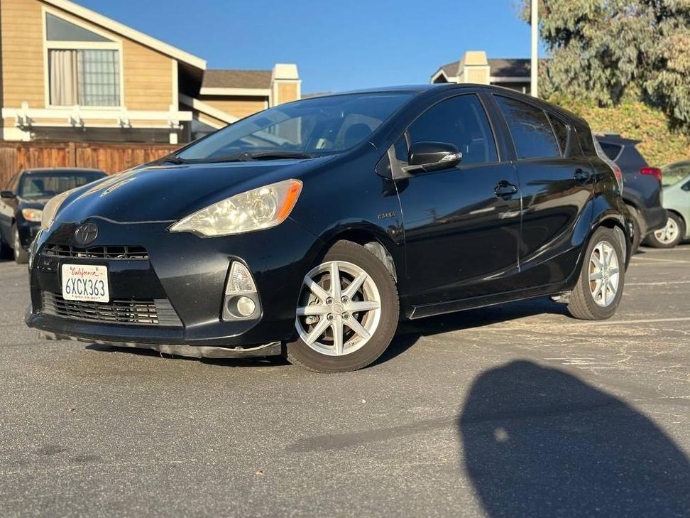 TOYOTA PRIUS C 2012 JTDKDTB39C1012118 image